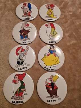 White‎ Snow White & Seven Dwarfs Character Buttons Set - White